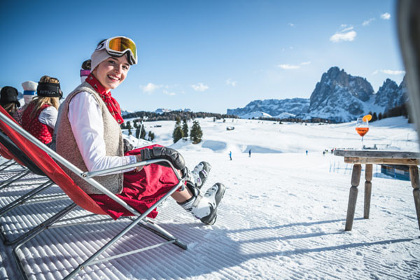DOLOMITES Dirndl Ski Day copyright ASP Festa della Donna 2023 11