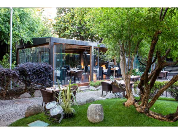 Fingers Restaurant Garden di Milano e Dehors Esterno