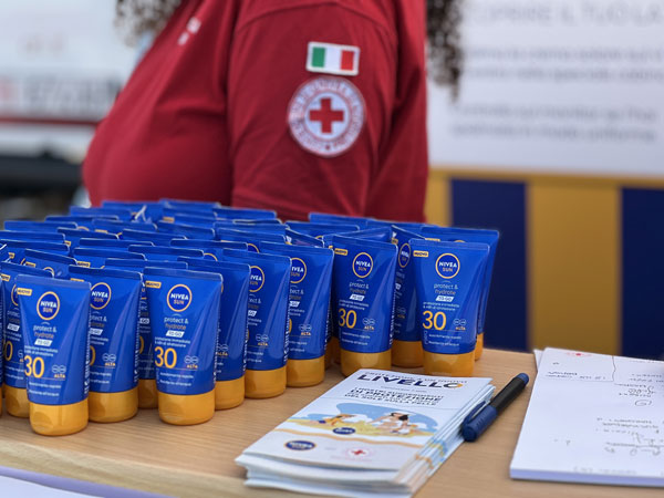 Nivea Sun e Croce Rossa Italiana Tour della Prevenzione Ambulatorio Dermatologico Estate Beauty 2023
