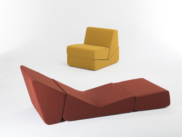 Zanotta poltrona trasformabile aperta Galeotta DePas DUrbino Lomazzi Anteprima Salone 2023 600x450