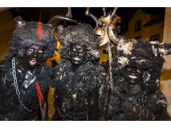 Mercatini di Natale San Nicola e i Krampus 600x450