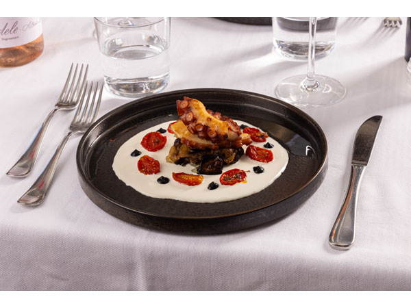 Pisco Milano Piovra croccante con melanzane 600x450
