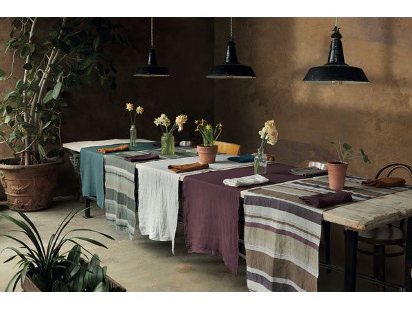 VallesusaCasa Convivio Runner Mida Petra Rubrica Lino Home 2024