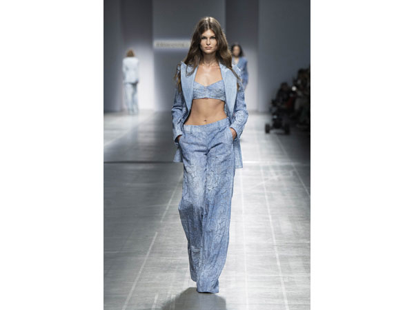 Ermanno Scervino SS25 sfilata 600x