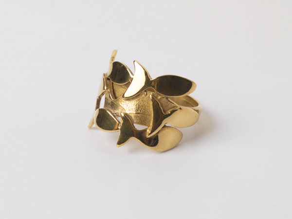 Francesca Mo Jewels Overlaps Fish Ring ph Matteo Migliozzi Gioielli Estate 2025