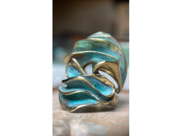 RT Rossella Taffa Anello Onde luminose Bronzo dorato 600x