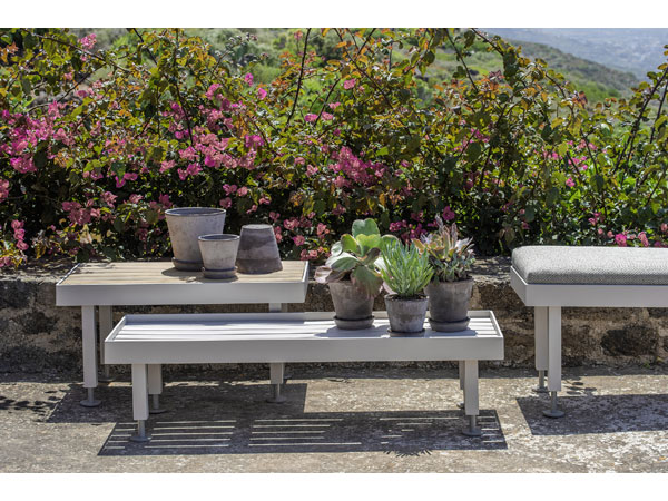 Ethimo collezione Seeds by Cristina Celestino Cloud Dancer Pantone 2026