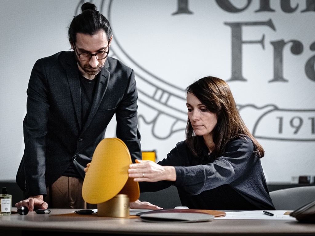 Acqua di Parma e Poltrona Frau La coppia di designer italo-danese GamFratesi (Enrico Fratesi e Stine Gam), già autrice del Car Diffuser proposto la scorsa primavera.