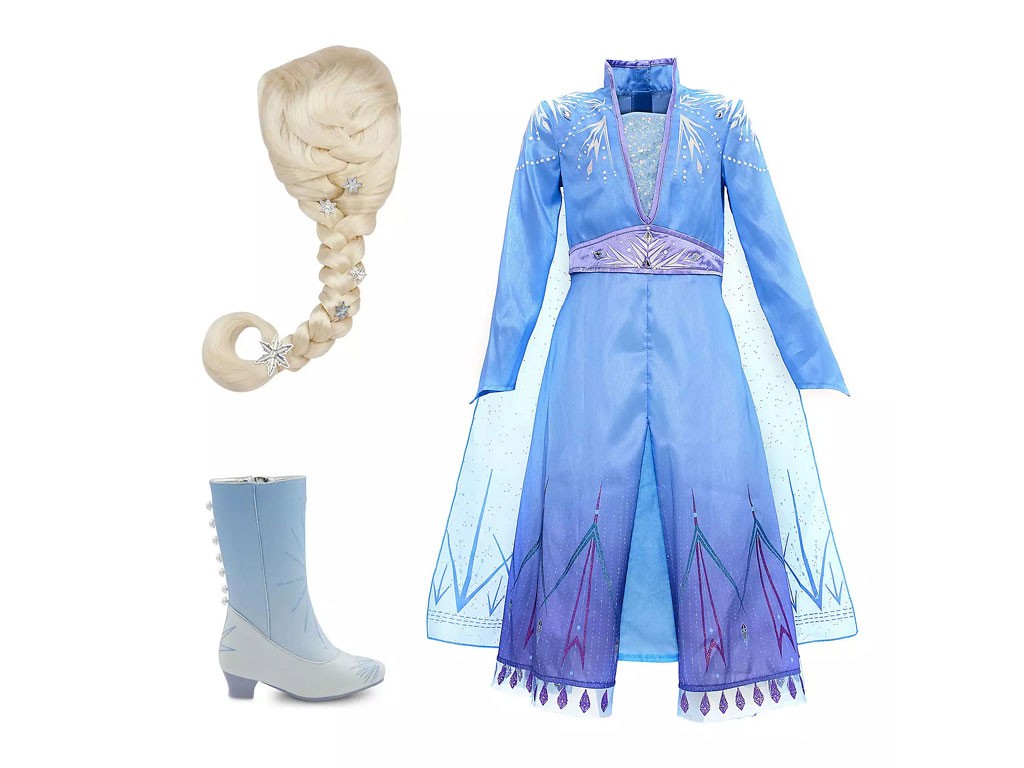 shopDisney.it. Elsa Frozen 2: Il Segreto di Arendelle. Il costume comprende un vestito (euro 55,00) un paio di stivali (euro 30,00) e una parrucca (euro 20,00), acquistabili singolarmente o come set.