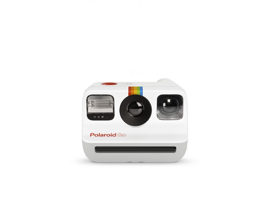 Polaroid. Il modello Polaroid Go è tascabile e compatto, fatto per seguirti dovunque ti porti l’avventura! La fotocamera istantanea più evoluta, con un'artistica doppia esposizione, uno specchio per selfie e il comodo autoscatto.