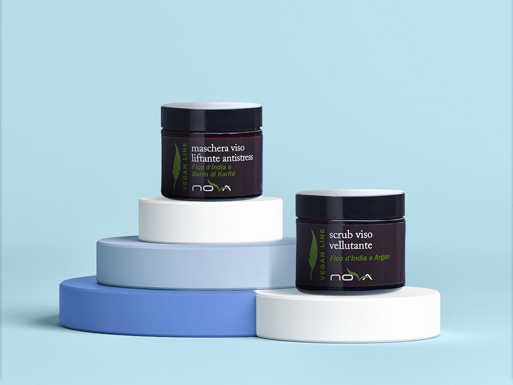 Nova Cosmetics. Kit Vegan Skincare, composto da scrub viso vellutante e maschera liftante anti-stress. Prezzo: su richiesta.