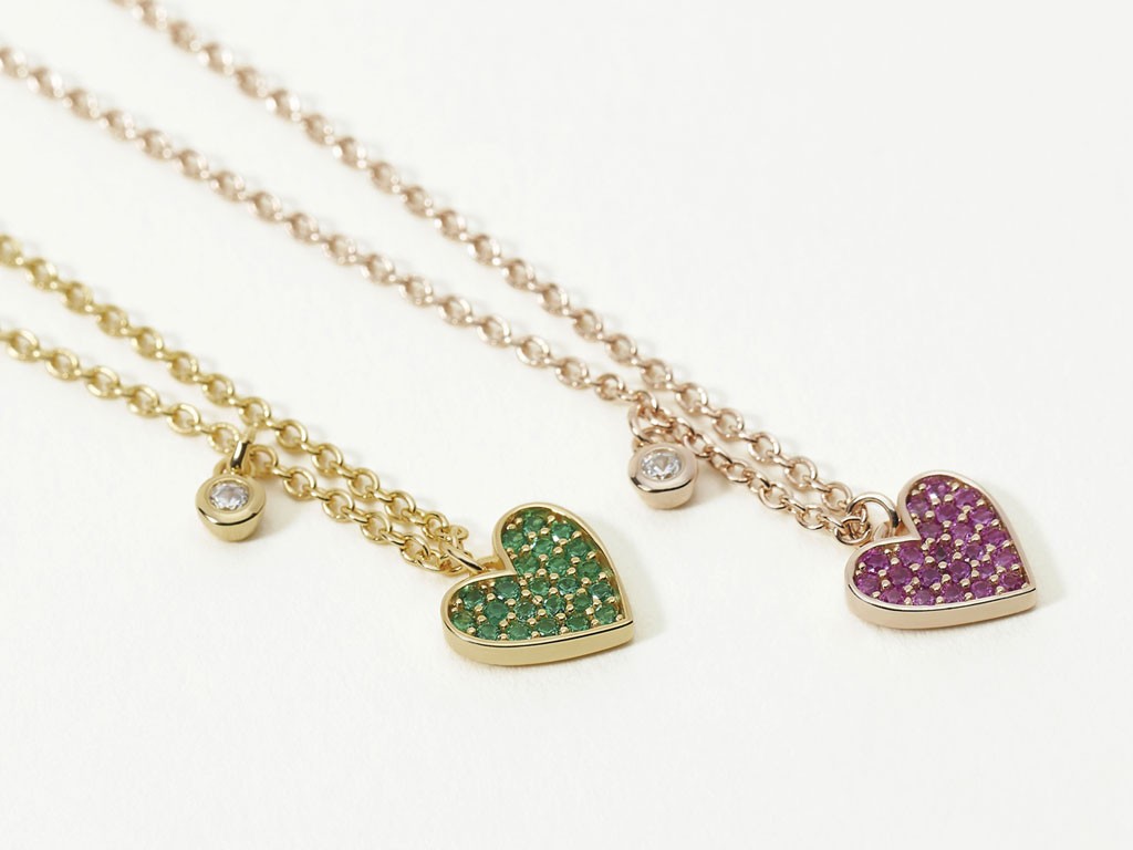 Mabina Gioielli. Cuore. Collana in Argento 925 con cuore a pavé di zirconi e punto luce. Chiusura con moschettone. Dimensione del cuore: 8x9 mm. Catena regolabile: da 40 a 45 cm. Prezzo: euro 29,00.