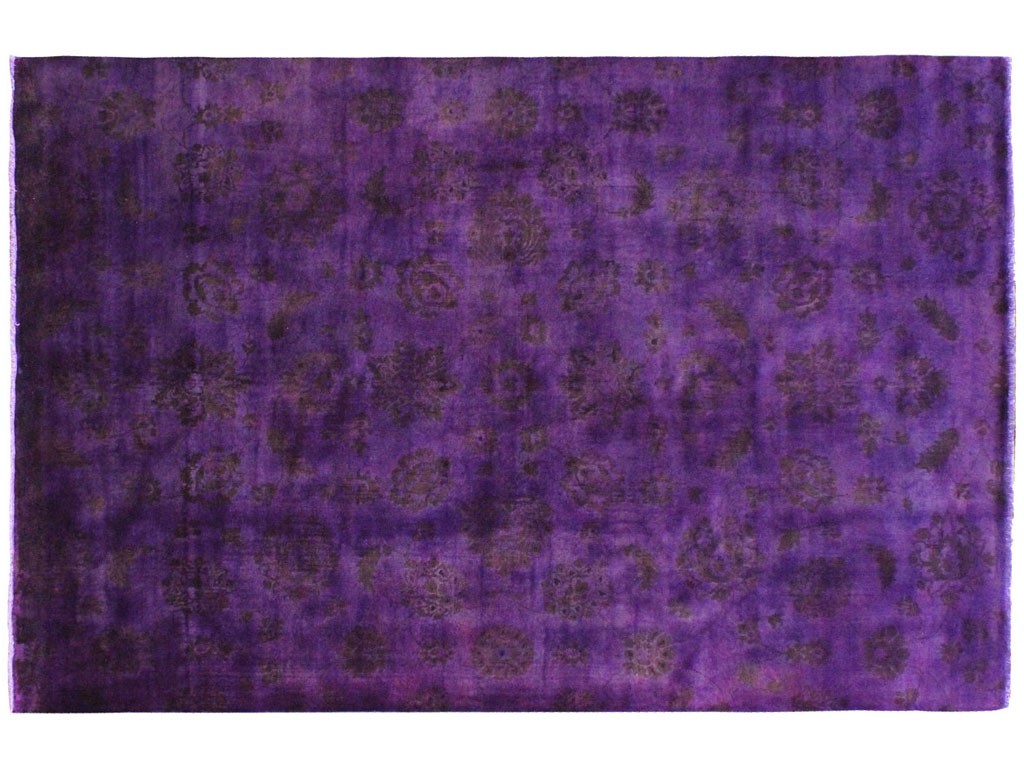 Carpet Edition. “Color Revival 1419 Violet”, un tappeto annodato a mano in lana e cotone.