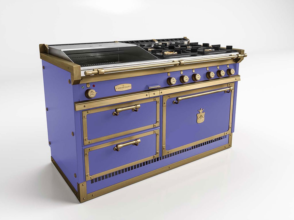 Officine Gullo. “OG Professional” è la collezione con tecnologia di cottura più avanzata all’interno dell’iconico e riconoscibile design dell’azienda toscana. La tonalità dell’anno può essere accostata a diverse finiture in metallo, dall’ottone brunito al gunmetal.
