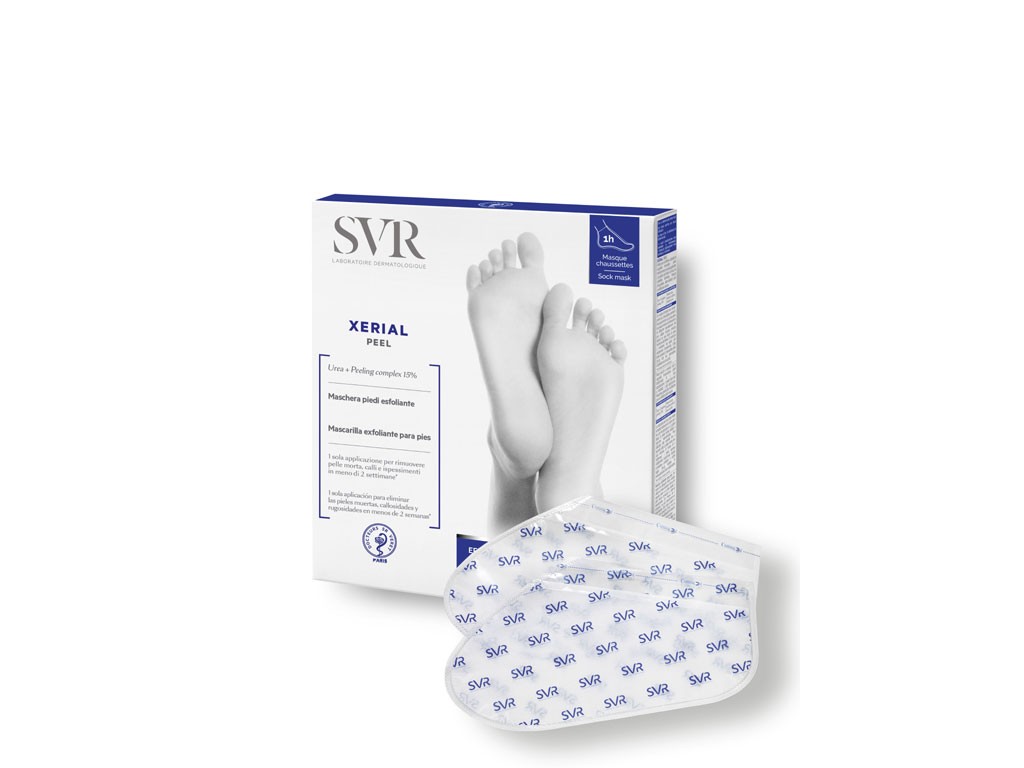 SVR. Xérial Peel. Maschera Esfoliante Piedi. Comode calze in taglia unica e monouso. L’applicazione dura un’ora e va ripetuta una volta ogni tre mesi. Per ottimizzarne i risultati si consiglia prima di applicare il prodotti di fare una doccia o un pediluvio di circa venti minuti per ammorbidire la pelle e di indossare sopra le calze/prodotto delle calze più grandi per tenere caldi i piedi. La confezione contiene un paio di calze. Prezzo: euro 20,50.