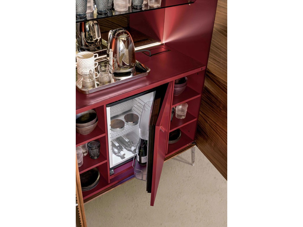 Alivar. Madia “Shake”, design Giuseppe Bavuso. Dimensioni: L/W 108 - H 156 - P/D 50.