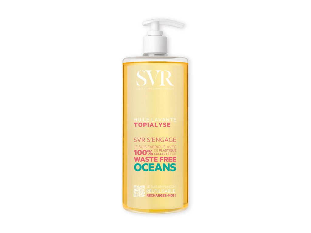SVR Laboratoire Dermatologique. Huile Lavante Edizione Limitata della linea Topialyse. La confezione è interamente realizzata con plastica riciclata raccolta dagli oceani dall'associazione Waste Free Oceans. “Perché scegliere specificatamente la plastica raccolta dagli oceani anziché i rifiuti di plastica provenienti da altre fonti? Perché la plastica recuperata dagli oceani è difficile da raccogliere e, soprattutto, l’acqua salata ne rende molto complicato il riciclo. Per questi motivi, generalmente, non è un tipo di plastica richiesta o riutilizzata” spiega Clotilde Chambon, Direttrice RSI Gruppo Kresk “Abbiamo collaborato con la startup POLY 2 POLY, che si affida all’associazione WASTE FREE OCEAN, per la raccolta dei rifiuti presenti negli oceani e che si occupa di pulirli e renderli funzionali per una seconda vita.” Alla nuova versione ecosostenibile di Huile Lavante si aggiunge Eco-Refil con un risparmio di plastica del 72%. Il prodotto è disponibile online: it.labo-svr.com.