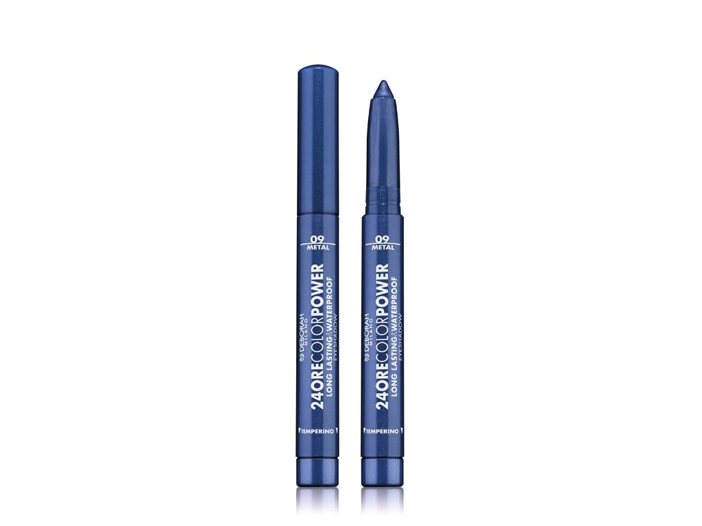Deborah Milano. 24 Ore Color Power è 'indispensabile ombretto waterproof a lunga durata in 10 nuance che non perdono mai intensità. Facili da utilizzare, puoi combinarli tra loro per un make up sempre nuovo! Inoltre grazie al temperino integrato è perfetto da portare sempre con sé.
