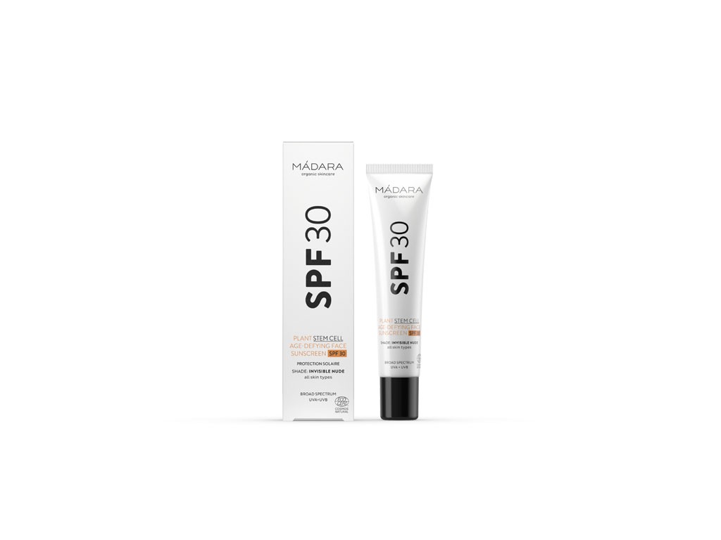 MÁDARA Organic Skincare. Crema antiage con SPF/Age-Defying Sunscreen SPF 30. Crema protezione solare viso con filtro solare
Age protecting sunscreen spf 30 è una protezione solare viso fluida con cellule staminali vegetali. Formula con cellule staminali vegetali derivate dalla pianta di Melissa di Ruysch. Adatta per lei e per lui. Applicare da sola o sopra la crema idratante. Utilizzare tutto l’anno anche nei giorni senza sole. Confezione da 40ml. Prezzo: euro 34,00. Distribuita in Italia da Giada Distributions.