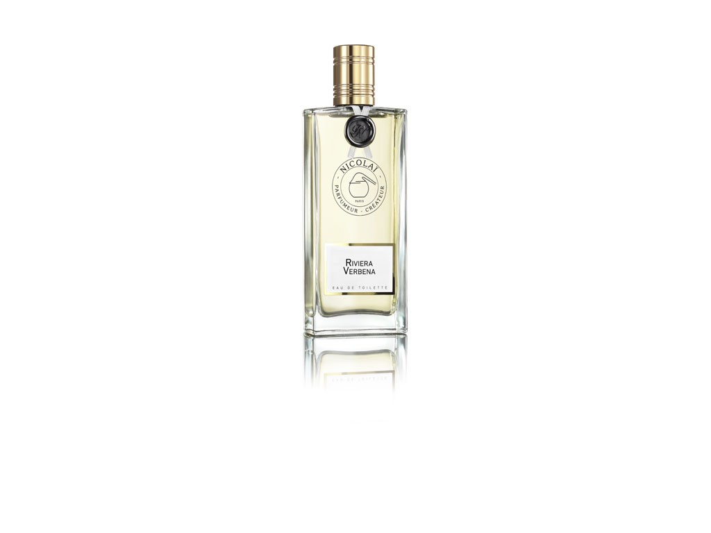 Nicolaï Parfumeur–Créateur. Riviera Verbena. Eau de Toilette. Note di Testa: essenza di petit-grain Limone, essenze di Limone, essenza di Menta, essenza di Timo, Citronella e Erba tagliata. Note di Cuore: Verbena, Calone, Assoluta di Gelsomino e Rosa. Note di Fondo: Vetiver, essenza di Patchouli e Musk. Distribuito in Italia da Officina Parfum. Confezione da 30ml e da 100ml. Prezzo: su richiesta.