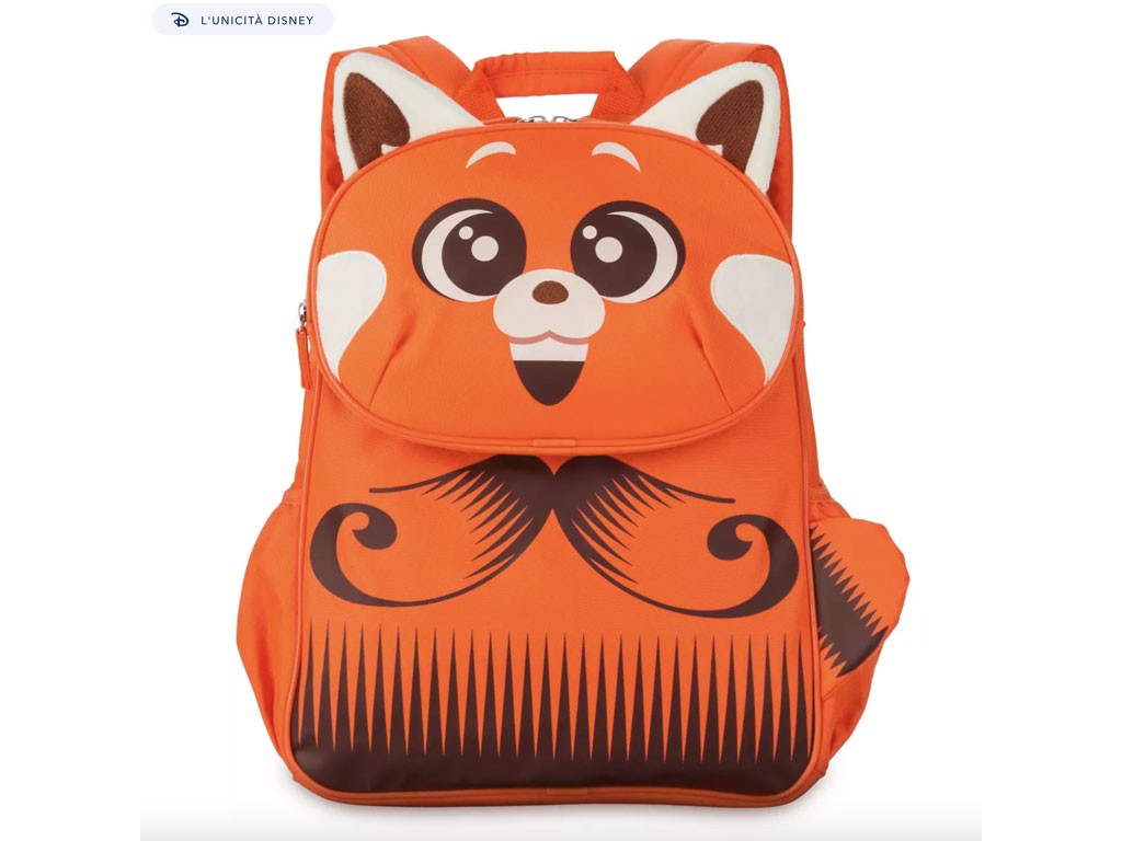 shopDisney.it Zaino Panda rosso Red. Particolari tridimensionali in peluche, la coda a strisce e gli spallacci regolabili. Prezzo al pubblico: euro 28,00.