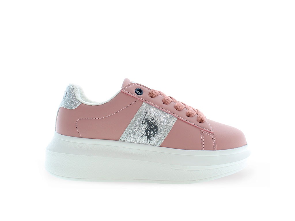 U.S. POLO ASSN. Sneaker in eco-pelle rosa con dettaglio glitter argento, suola over in gomma. Prezzo: euro 55,00.