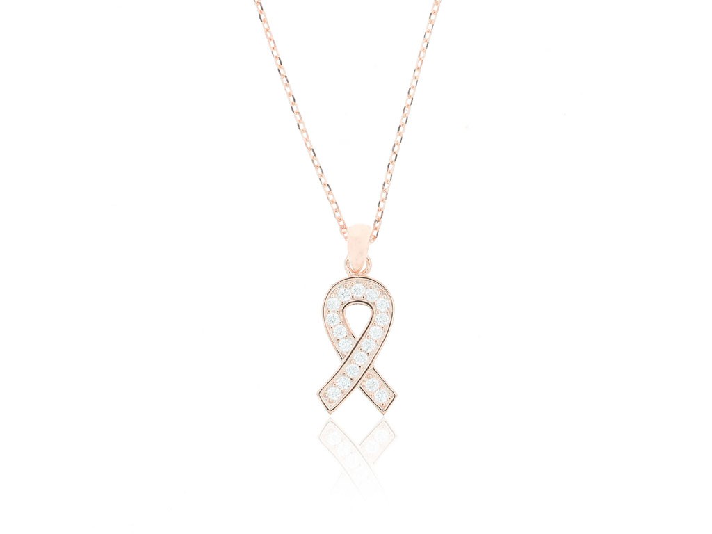 Diamonique x Shopping4Good. Collana Argento 925, placcata Oro Rosa con pendente a forma di fiocco. Finitura lucida. Catena a maglia forzatina con chiusura a moschettone. Misure: collana 43cm+5cm di estensione e pendente 2,2x1cm. Prezzo: euro 29,00.