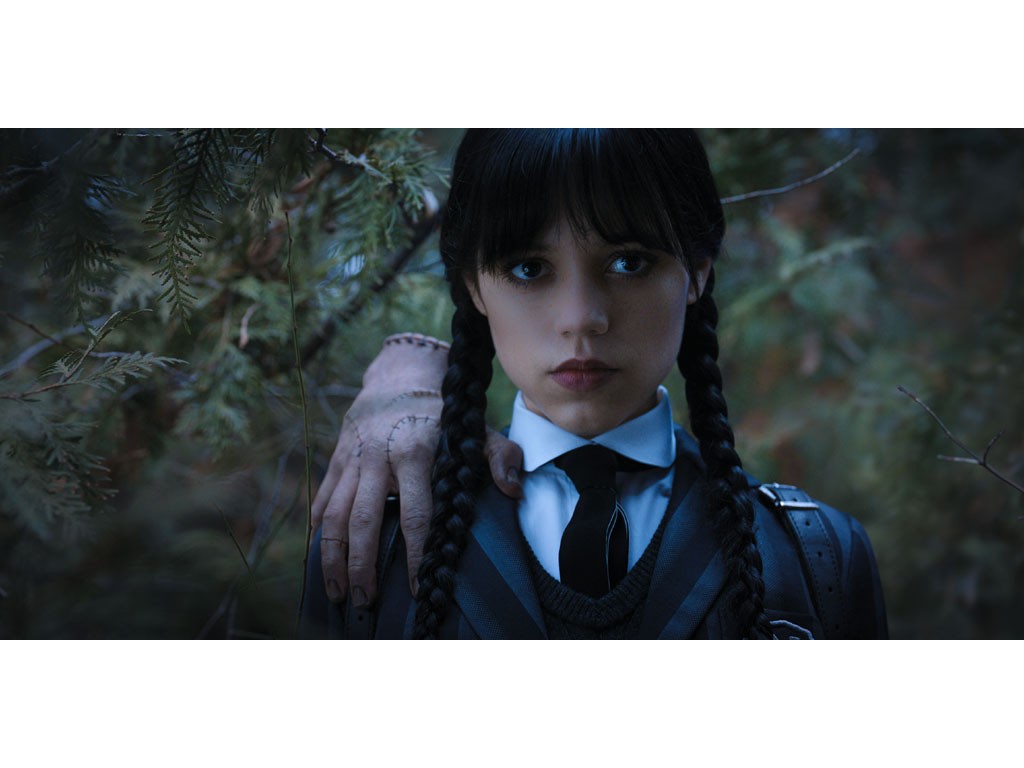 Mercoledì Addams interpretata da Jenna Ortega. La serie televisiva diretta da Tim Burton e prodotta da Netflix è stata presentata in occasione del Lucca Comics & Games 2022 dallo stesso regista.