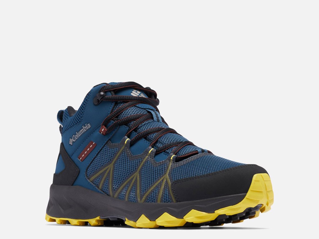 Columbia. Peakfreak™ II Mid Outdry™. Scarpe da hiking ideali per il maltempo con struttura traspirante. Il tessuto in mesh senza cuciture e le tecnologie che mantengono stabile la parte mediale del piede rendono queste scarpe perfette per le avventure di tutti i giorni. Bagnato o asciutto, erba o ghiaia, la suola ad alta aderenza mantiene il piede saldo su qualsiasi terreno. Colori: dark grey e black;black e titanium II e petrol blue e black Prezzo: euro 140,00.