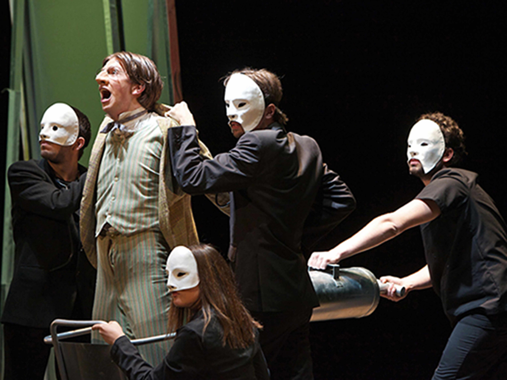 Il signor di Pourceaugnac Farsa minore da Molière di Molière / regia Emanuele Valenti / produzione Punta Corsara - Fondazione Campania dei Festival / paese Italia / lingua italiano / PRIMA ASSOLUTA 25 giugno 2010 NTFI