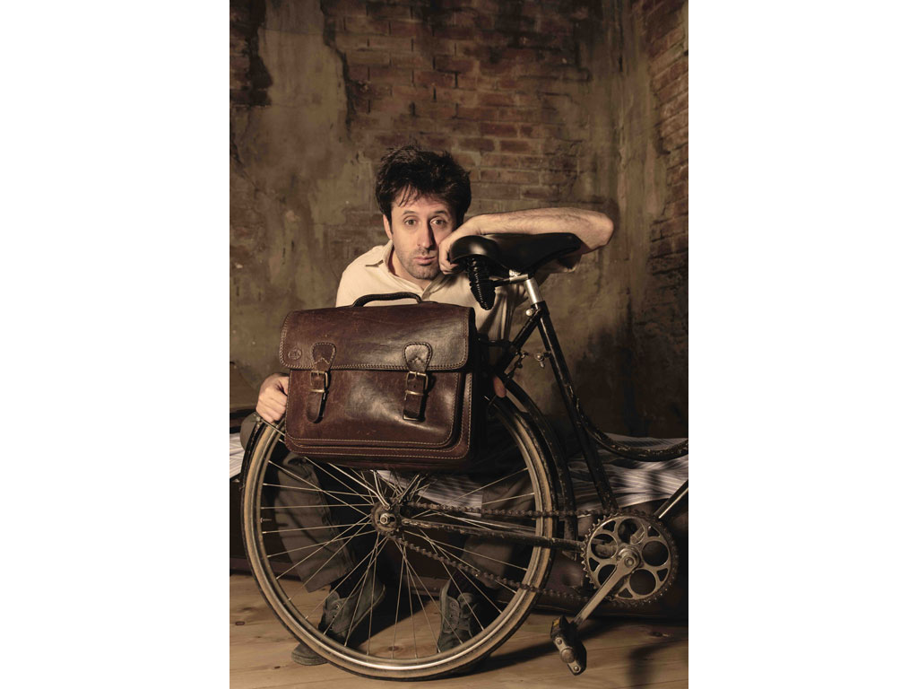 gino il postino teatro franco parenti