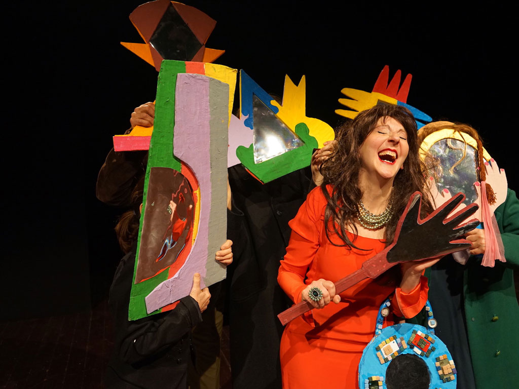 la commedia della vanità pacta salone
