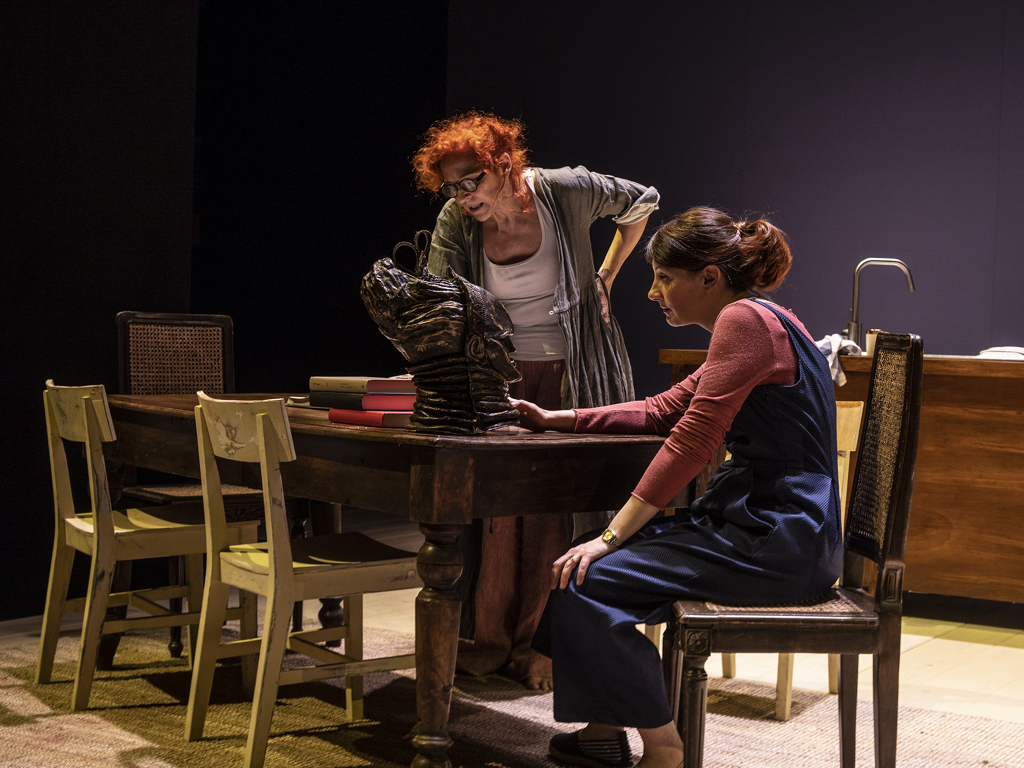 Apologia in scena al Teatro Elfo Puccini
