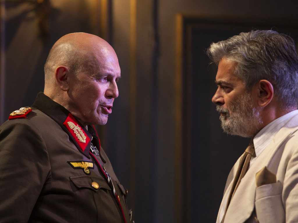 Diplomazia di Cyril Gely in scena al Teatro Elfo Puccini