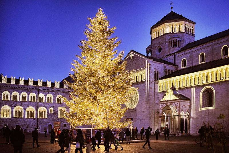 Piazza Duomo Trento photo Romano Magrone