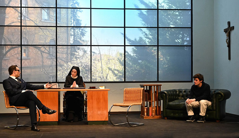 Agnello di Dio in scena al Teatro Franco Parenti di Milano