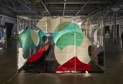Anicka Yi. Metaspore Pirelli HangarBicocca