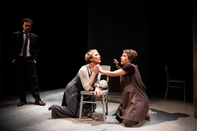 Anna dei miracoli Teatro Franco Parenti Milano 2022