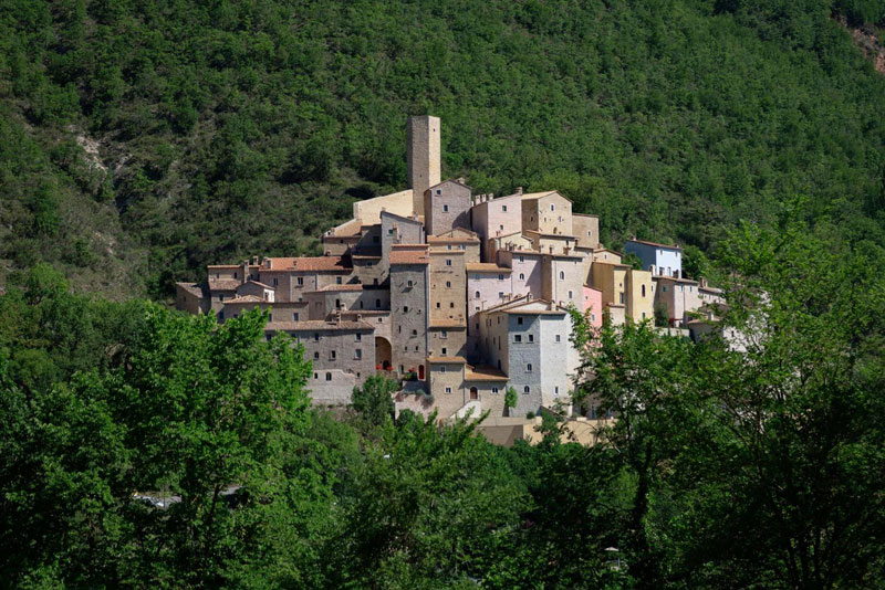 L'ensemble Kinari al Castello di Postignano