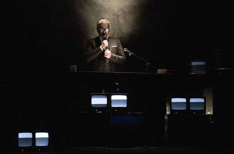 Kaddish di Allen Ginsberg al Teatro Elfo Puccini a Milano