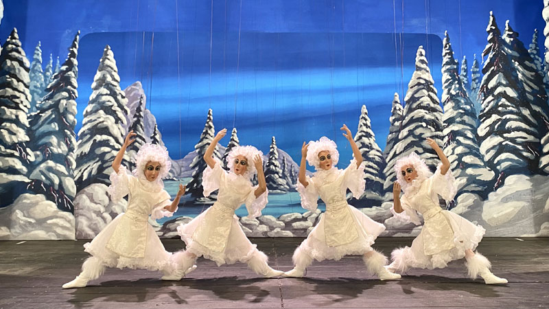 Lo Schiaccianoci, riduzione per marionette, al Piccolo Teatro Grassi di Milano