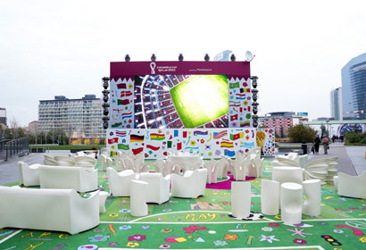 Mondiali di Calcio 2022 in piazza Gae Aulenti a Milano