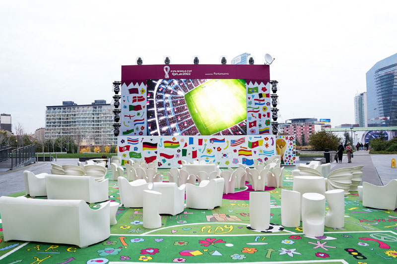 Mondiali di Calcio 2022 in piazza Gae Aulenti a Milano