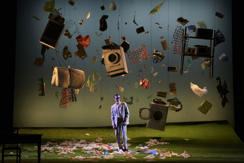 Pa’ con Luigi Lo Cascio in scena al Teatro Elfo Puccini a Milano