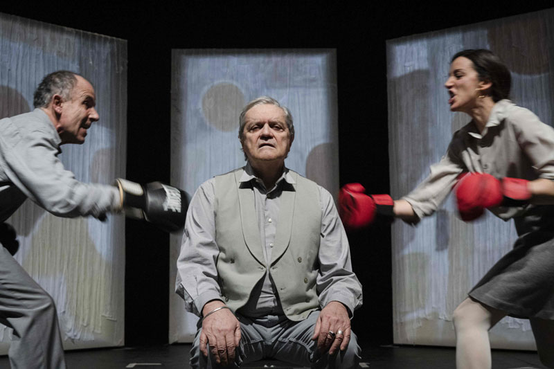 Uno, nessuno e centomila di Luigi Pirandello in scena al Teatro Out Off a Milano