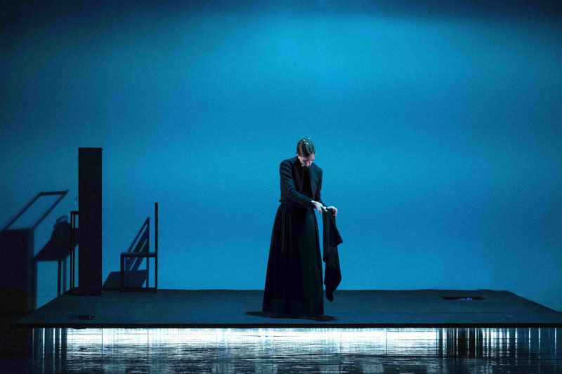 Accabadora Teatro Menotti Milano Stagione 2023/2024