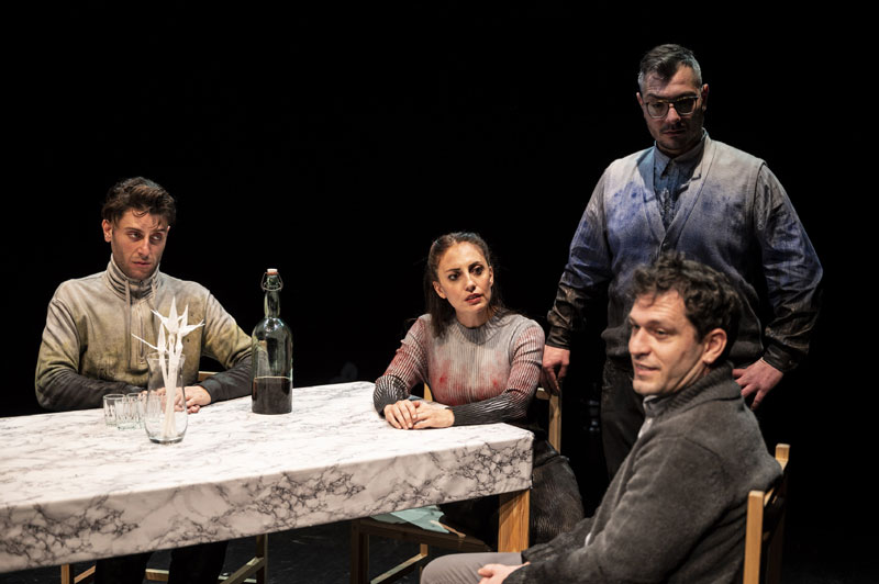 Caini. Teatro Franco Parenti Milano. Stagione 2023/2024