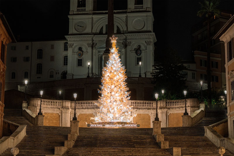 Dior Albero di Natale 2023 Piazza del Popolo a Roma