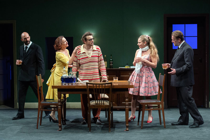 Il Compleanno. Teatro Menotti Milano. Stagione 2023/2024
