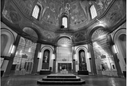 Senza invito mostra alla Casa Circondariale Milano San Vittore "E. di Cataldo"